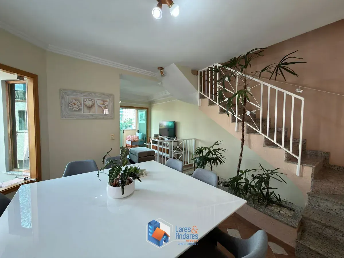 Imagem Sobrado para venda em Jardim Paraíso com 4 quartos, sendo 2 suítes, 230m²