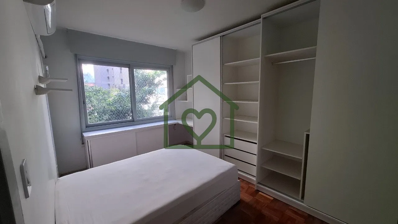 Imagem Apartamento 1 dormitório, de frente, sol da manhã, semi-mobiliado, banheiro com piso reformado, su...