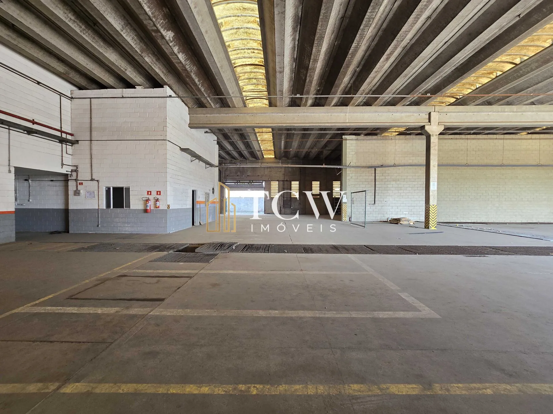 Imagem Galpão Industrial à Venda em Guarulhos | 2.564 m² | Terreno 11.400 m² | ZAE-2