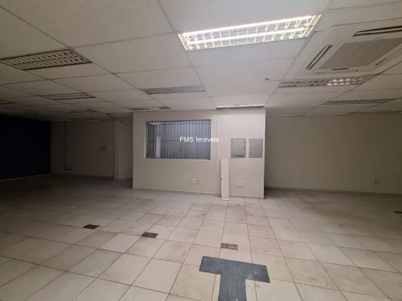 Imagem Prédio Comercial Inteiro para Locação em São Paulo-SP, Campo Belo: 486m², 3 Banheiros, 2 Vagas de Garagem!