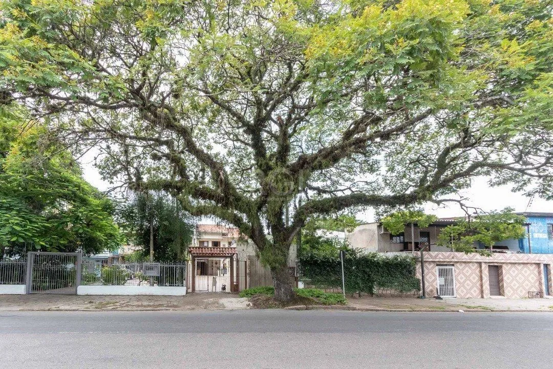 Imagem Casa para Venda - 161m², 3 dormitórios, 3 vagas - Nonoai
