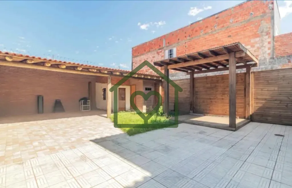 Imagem Para quem busca uma casa espaçosa, com estrutura de construção muito sólida e excelente distribu...