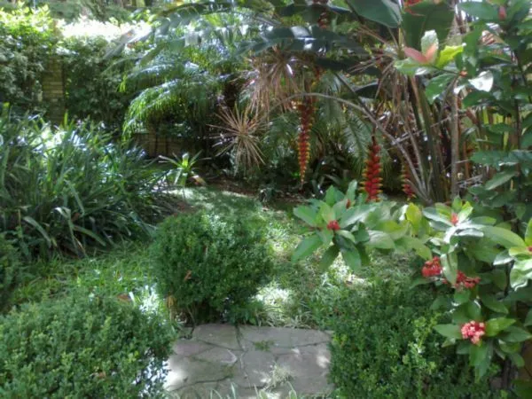 Imagem Casa para Venda - 350m², 3 dormitórios, sendo 1 suites, 6 vagas - Tristeza