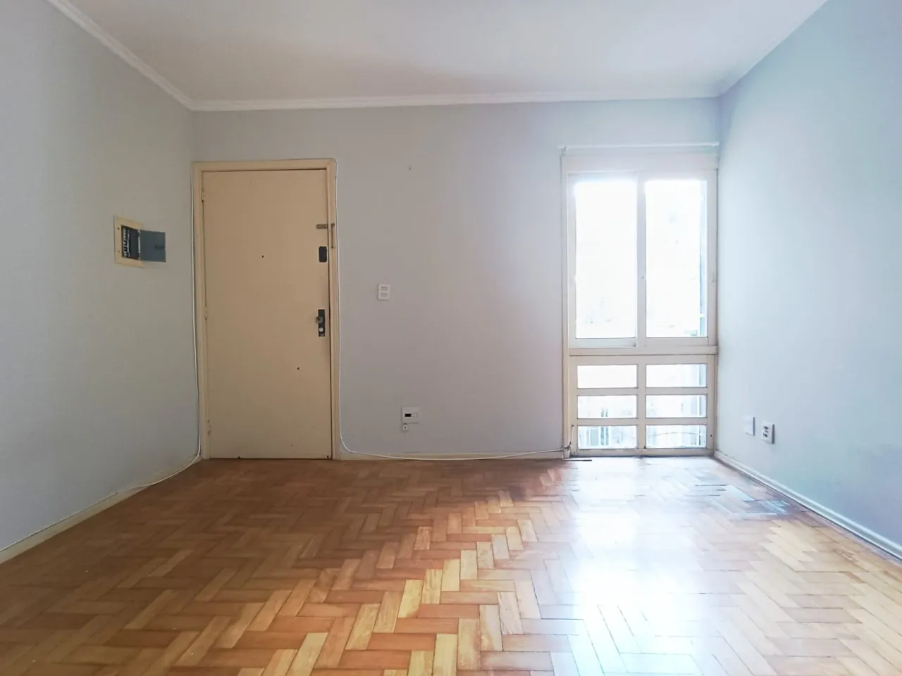 Imagem Apartamento de 2 dormitórios para locação no bairro Menino Deus, na Rua Barão do Gravataí. Um i...