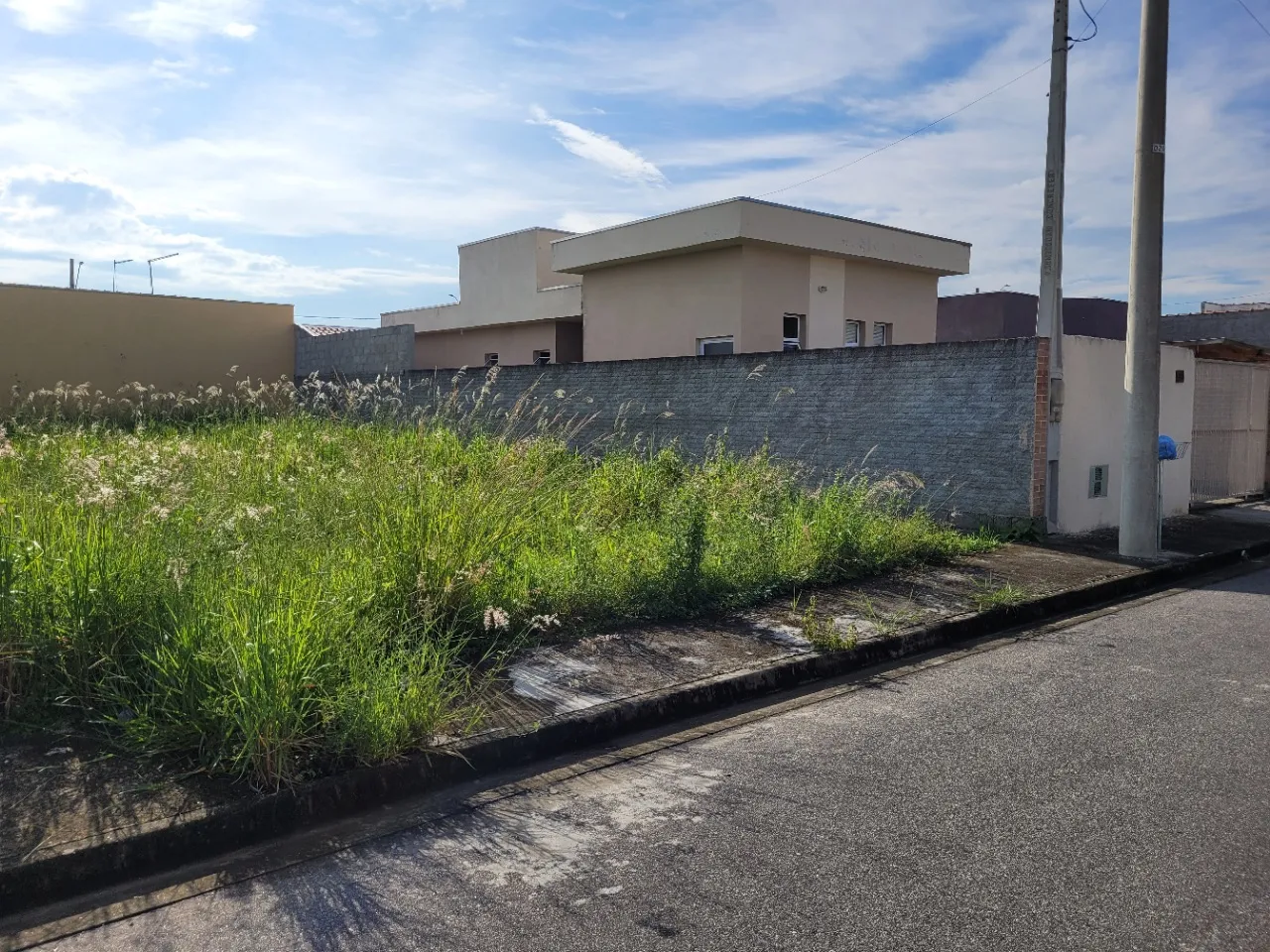 Imagem Terreno à venda com ótima topografia e localização, Loteamento Santa Clara, Pindamonhangaba, SP
