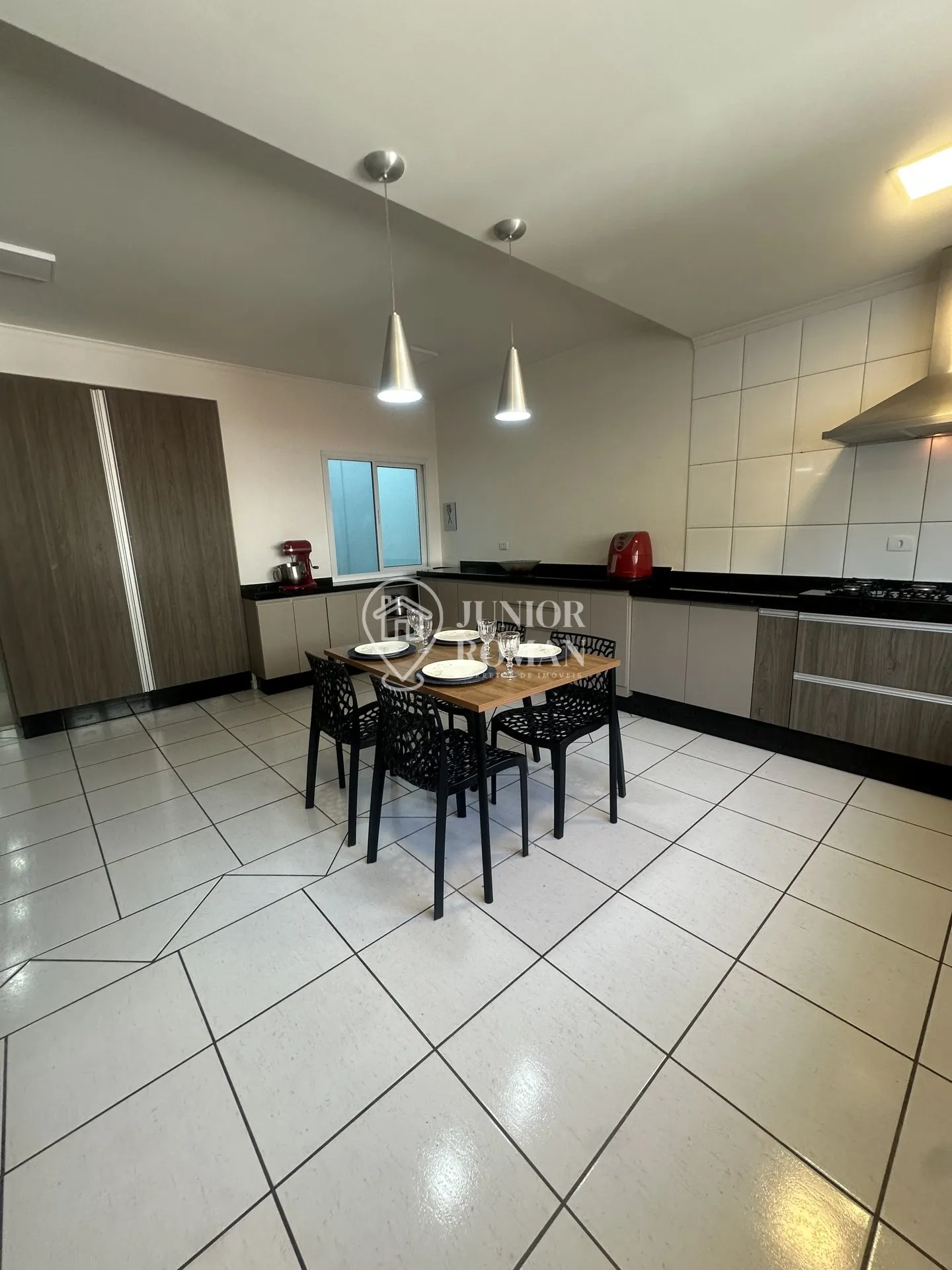 Imagem SOBRADO ALTO PADRÃO 4 DORM l 2 SUITES l ÁREA GOURMET E 5 VAGAS | NOVA PETRÓPOLIS - SBC
