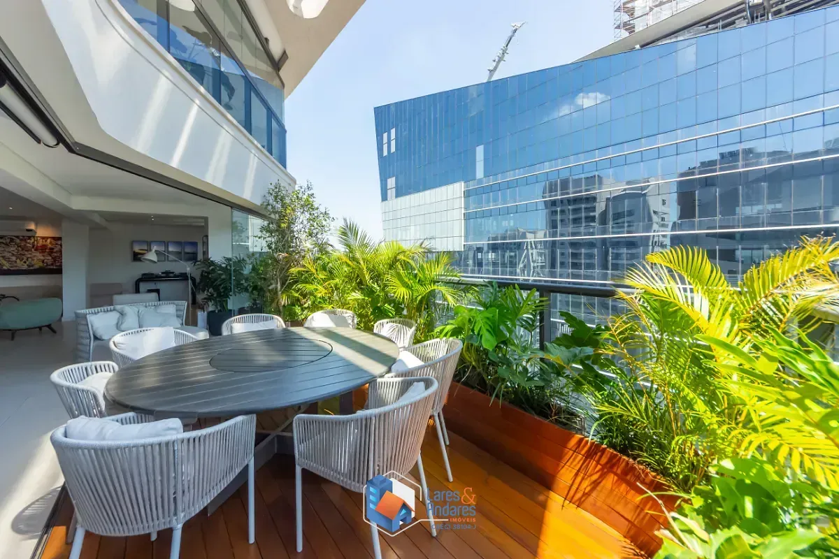 Imagem Duplex para venda em Chácara Santo Antônio com 4 quartos, sendo 4 suítes, 270m²