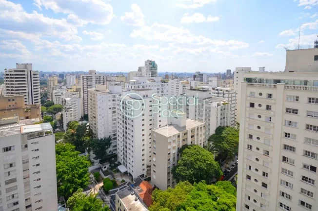 Imagem Apto duplex rico em iluminação natural, amplo living e lavabo. Possui 146m² muito bem distribuíd...
