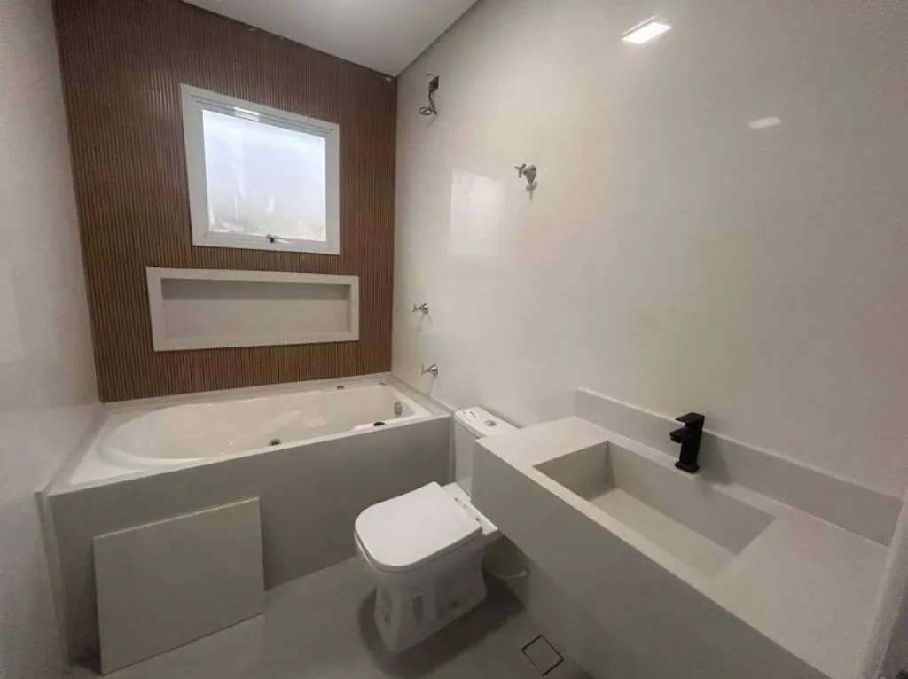 Imagem CASA COM 140,00 m² - CANTO DO FORTE - PRAIA GRANDE SP