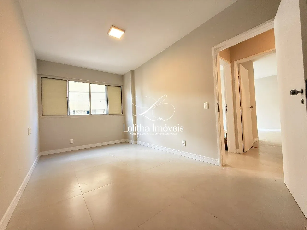 Imagem APARTAMENTO COM 3 DORMITÓRIOS À VENDA NO CENTRO DE FLORIANÓPOLIS/SC