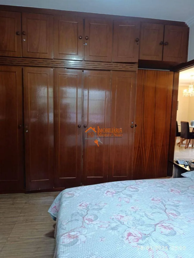 Imagem Casa com 5 dormitórios à venda, 240 m² por R$ 1.259.000,00 - Jardim Vila Galvão - Guarulhos/SP