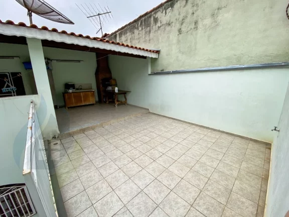 Imagem Casa com 2 dormitórios sendo 1 suíte, 2 banheiros, 4 vagas de 200,00 m² útil em Paulicéia, São Bernardo do Campo