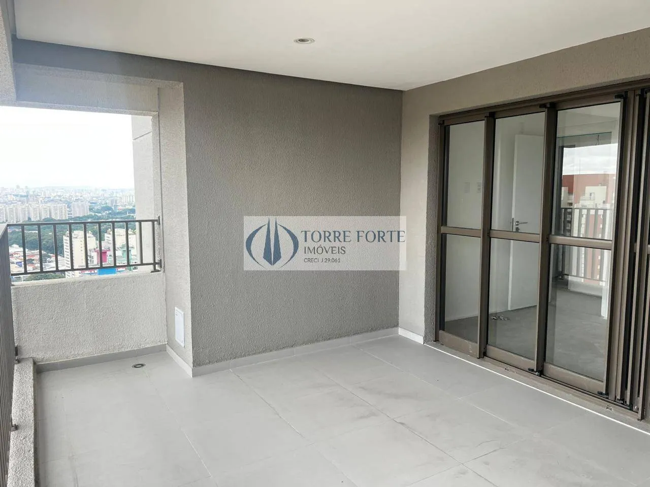 Imagem Apartamento com 3 dormitorios 1 suite, varanda e 1 vaga no Tatuape.