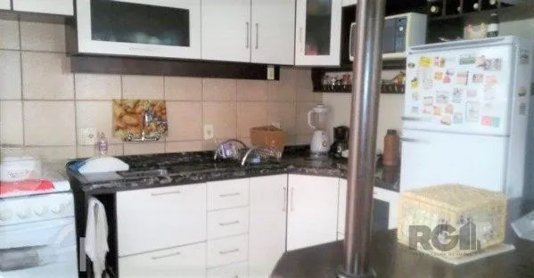 Imagem Casa em condomínio no Partenon de 3 dormitórios e vaga