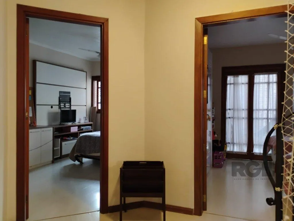 Imagem Casa em condomínio de 166m², 3 suítes 1 vaga do bairro Jardim Isabel