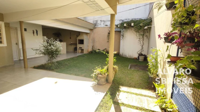 Imagem Casa térrea no Bairro Brasil em Itu, com 4 dormitórios. local nobre, at:315m2 ac:250m2