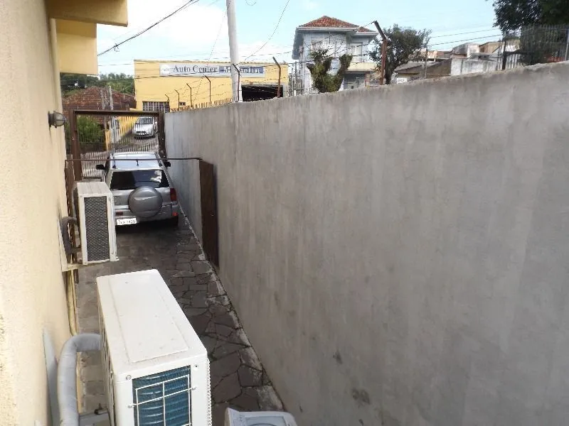 Imagem Casa para Venda - 250m², 3 dormitórios, sendo 3 suites, 7 vagas - Medianeira