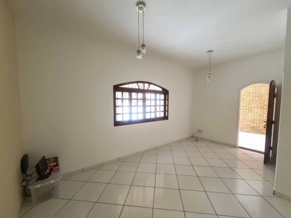 Imagem Excelente casa localizada no centro de Ubatuba - SP