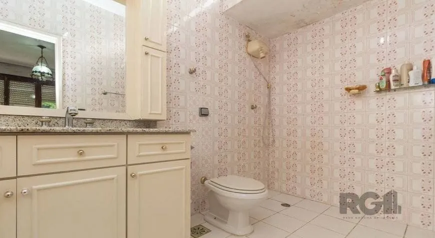Imagem Casa 250m² - 5 dormitórios, 2 suítes e 4 vagas no bairro Santa Maria Goretti