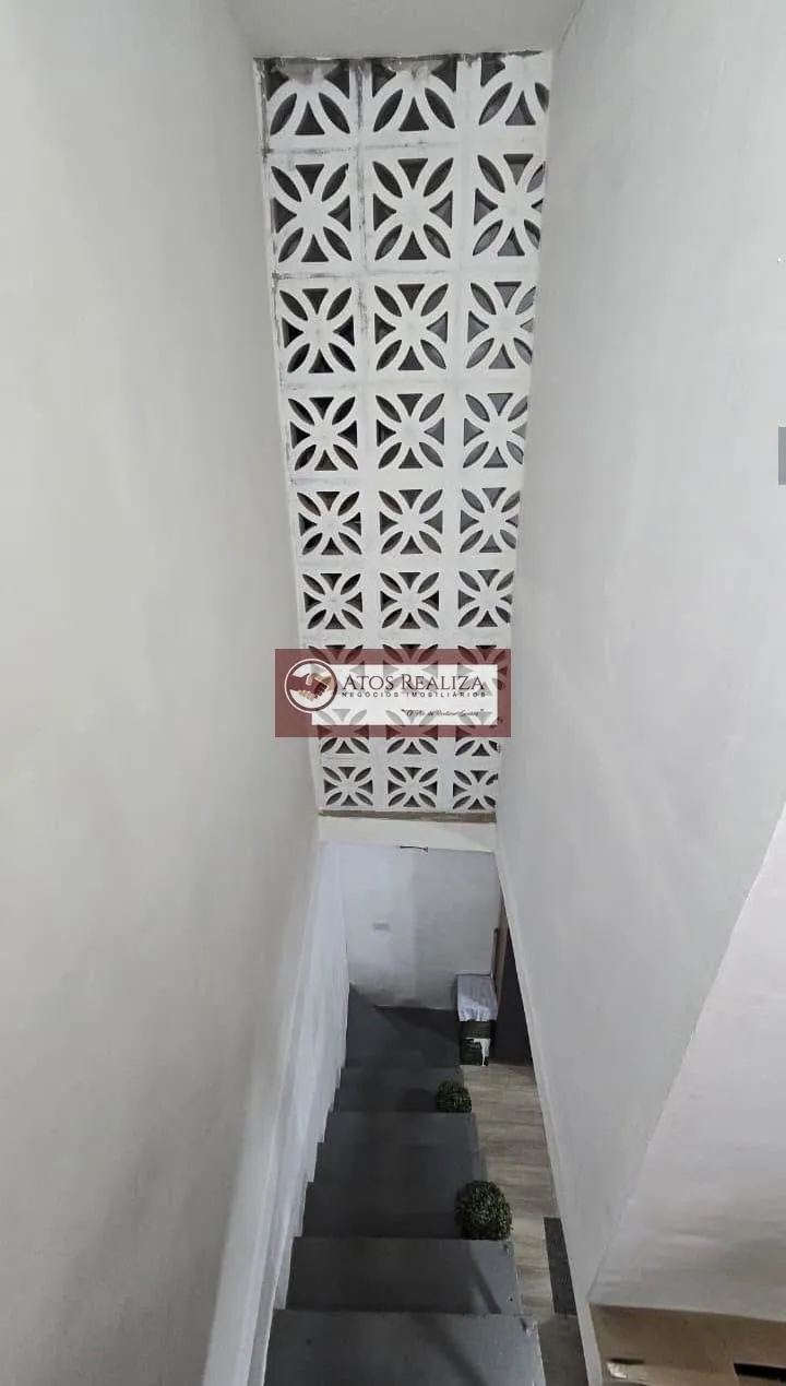 Imagem Prédio com Várias Casas à Venda no Parque Cocaia, SP