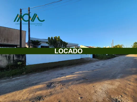 Imagem Casa com 3 quartos sendo 01 suíte, vaga para 03 carros, na Barra do Sai