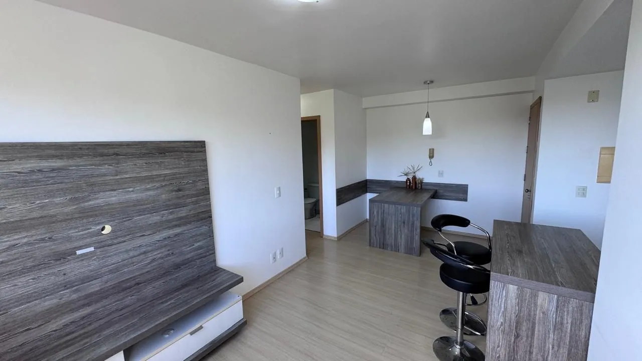 Imagem Excelente apartamento semi mobiliado, com vaga e infra completa