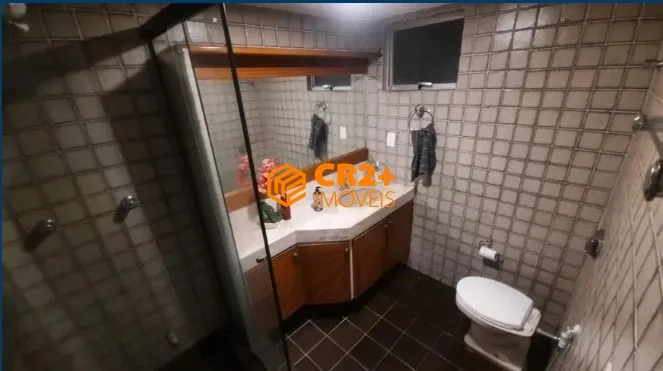Imagem Vendo/Alugo Cobertura Triplex 382m² com 5 Quartos sendo 2 Suítes, NA JEQUITINHON