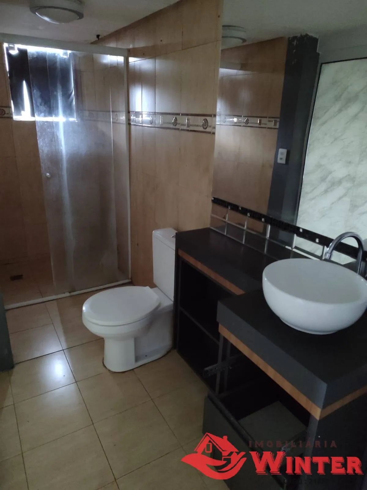 Imagem Apartamento com 3 andares de frente.