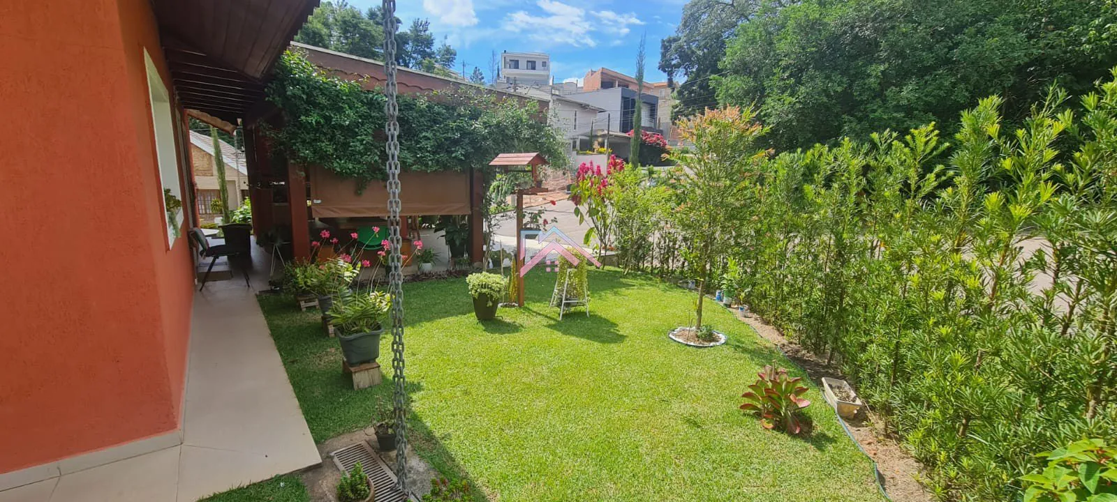 Imagem Casa à venda Residencial Laguna Club - Área útil 197 m2 com 3 dormitórios - sendo 1 suíte - 4 vagas