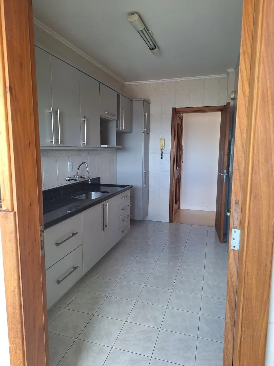 Imagem Amplo apartamento de 2D com suíte e vaga
