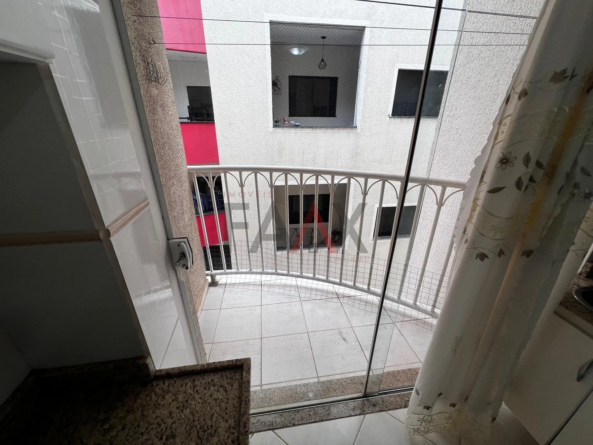 Imagem Apartamento Semi Mobiliado à Venda no Edifício Tia Meri, Bairro Santa Cruz