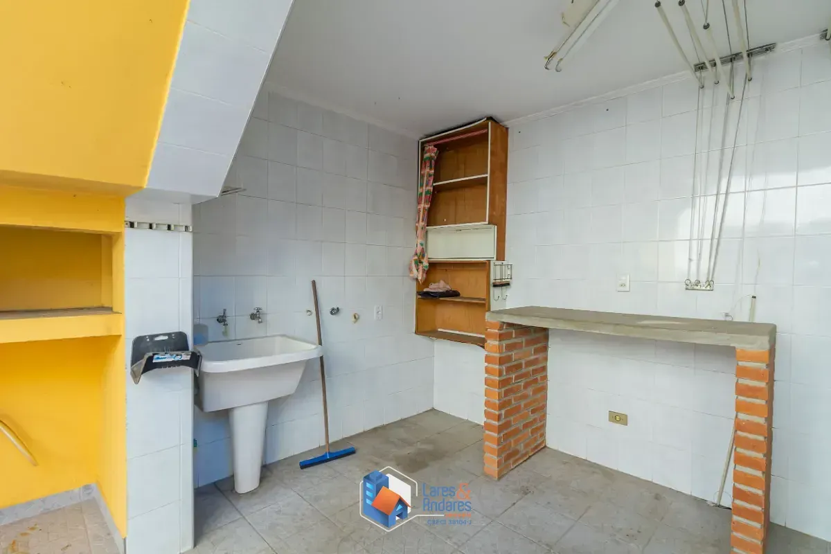 Imagem Sobrado para venda em Vila Romero com 3 quartos, sendo 1 suíte, 177m²