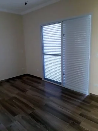 Imagem CASA ASSOBRADADA EM CONDOMIINIO COM SEGURANÇA 24 HS