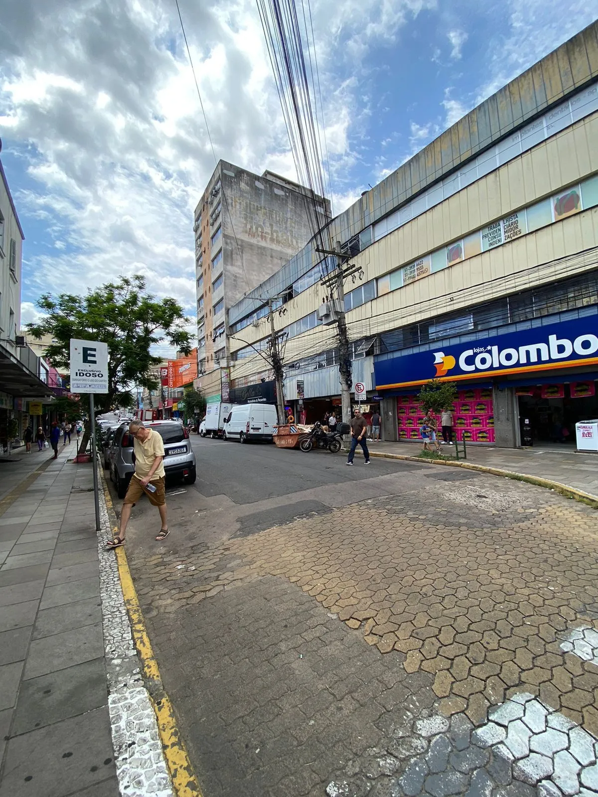 Imagem Cond. Centro Comercial Canoas Vende 2 salas , 124m², 62m² cada uma, 2 banheiros