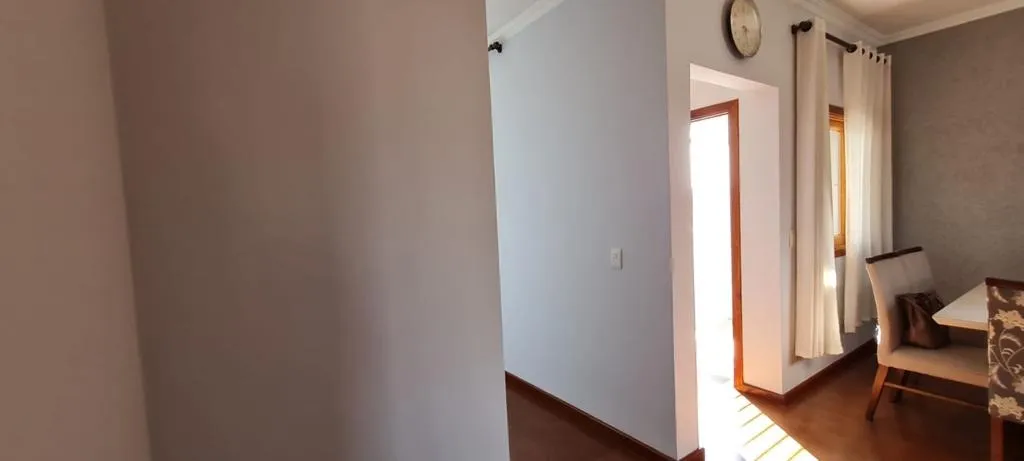 Imagem Casa Sobrado Mobiliada, com Salão Comercial de 70m² com estrutura para Restaurante/Pizzaria