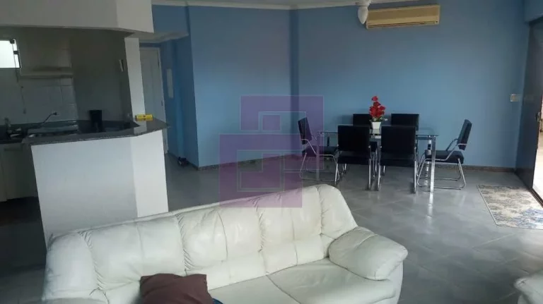Imagem Cobertura, com piscina e churrasqueira, reformada! Enseada , proximo da Praia.