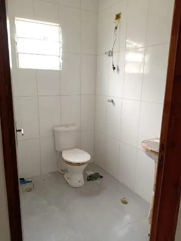 Imagem VENDA DE CASA NO CENTER VILLE, EM ARUJÁ/SP, 257m² com 3 dormitórios, suíte com varanda, sala de estar, cozinha, lavanderia e 01 vaga. CONSULTE-NOS.