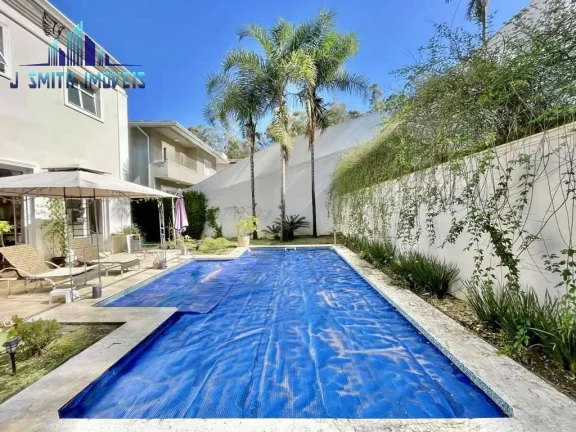 Imagem CASA NÉOCLÁSSICO, AMPLA EM TODOS AMBIENTES, PISCINA, 4 VAGAS, 4 SUÍTES.
