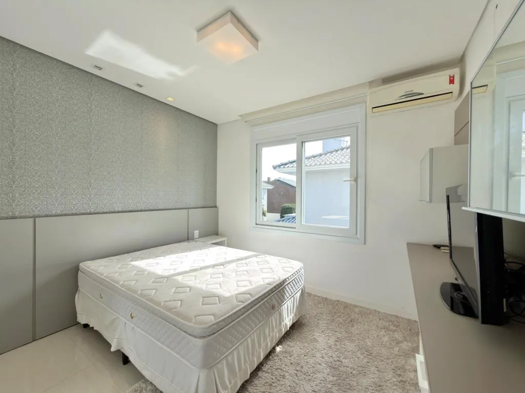 Imagem Casa em Condominio 4 Dormitórios - Bairro Zona Nova