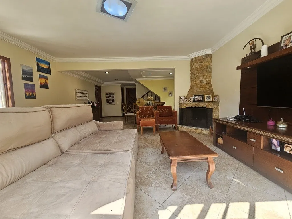 Imagem Casa em Condomínio para Venda em Teresópolis / RJ no bairro Cascata do Imbuí