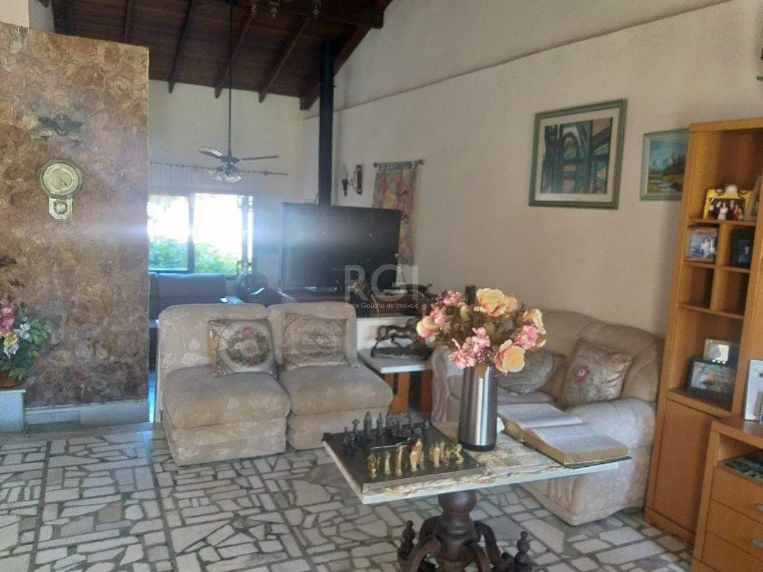 Imagem Casa para Venda - 347m², 5 dormitórios, sendo 2 suites, 2 vagas - Tristeza