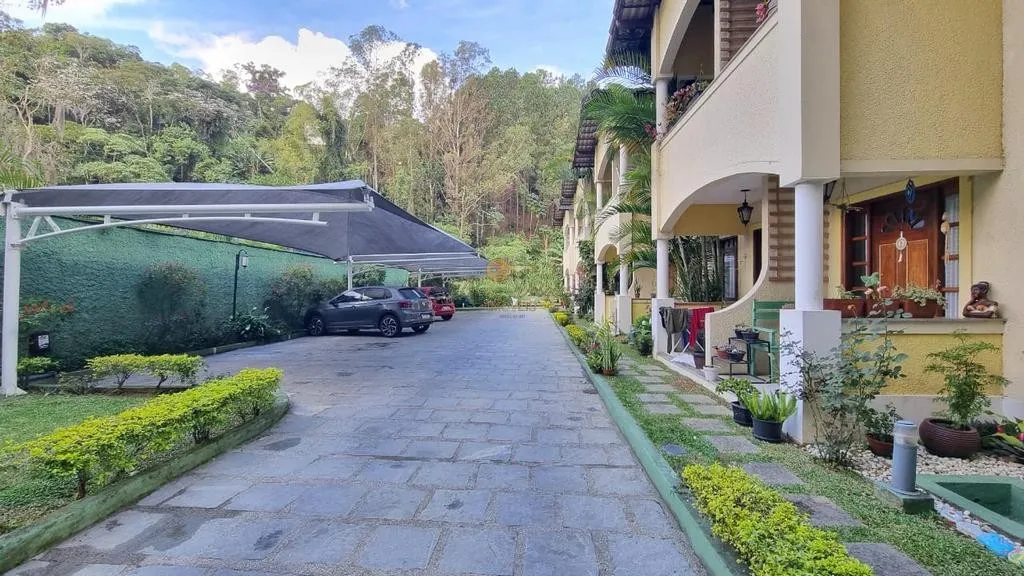 Foto do imóvel Casa em Condomínio para Venda em Teresópolis / RJ em Estrada Francisco Smolka