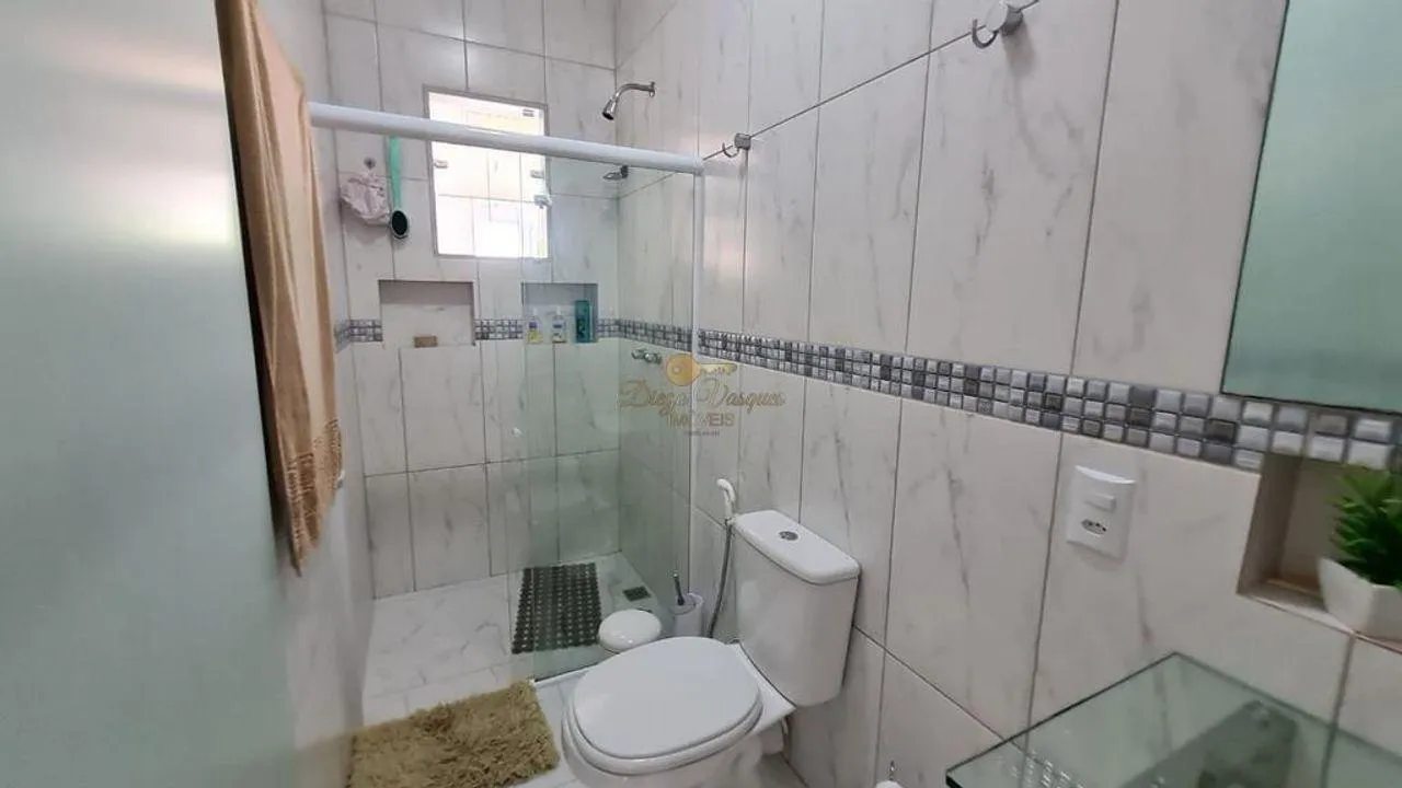 Imagem Casa em Condomínio para Venda em Teresópolis / RJ no bairro Vale Alpino