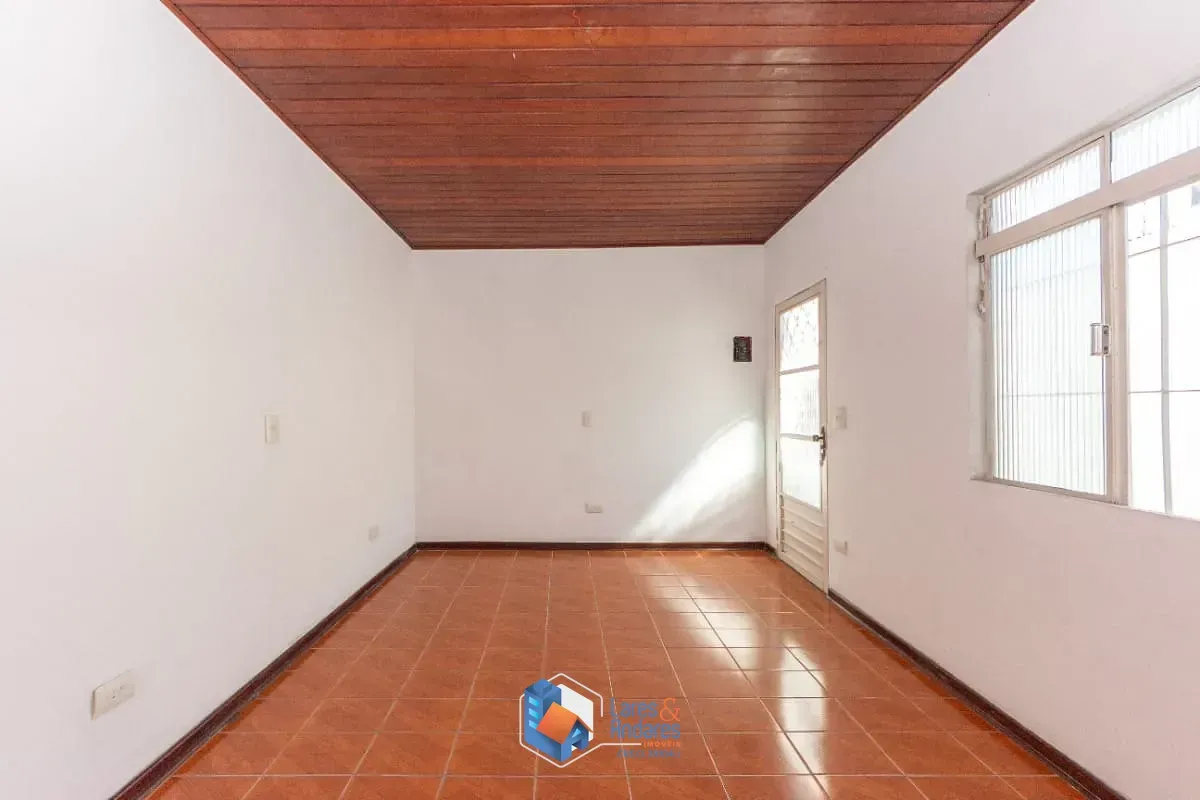 Imagem Casa para venda em Parque Santo Antônio com 5 quartos, 210m²