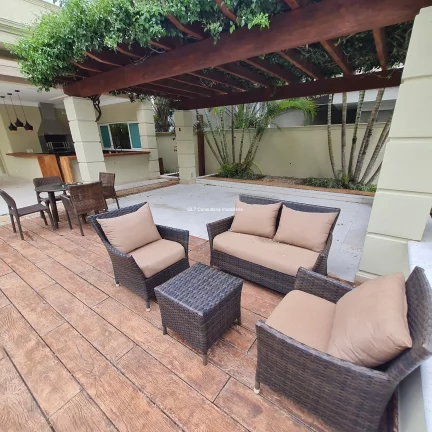 Imagem SOBRADO TRIPLEX NEOCLÁSSICA DISPONÍVEL PARA VENDA