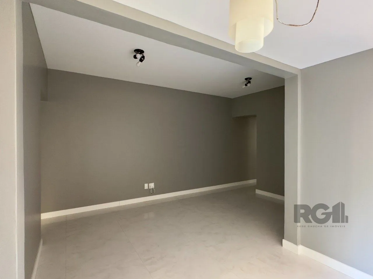 Imagem APARTAMENTO GARDEN, 2 DORMITÓRIOS E 1 VAGA DE GARAGEM COM ÓTIMA LOCALIZAÇÃO NO MOINHOS