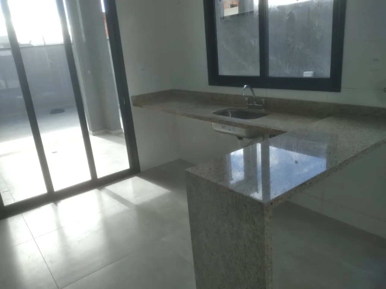 Imagem Imperdível oportunidade de adquirir casa em condomínio com 3 quartos, 1 suíte e 4 vagas de garagem no Wanel Ville, Sorocaba-SP