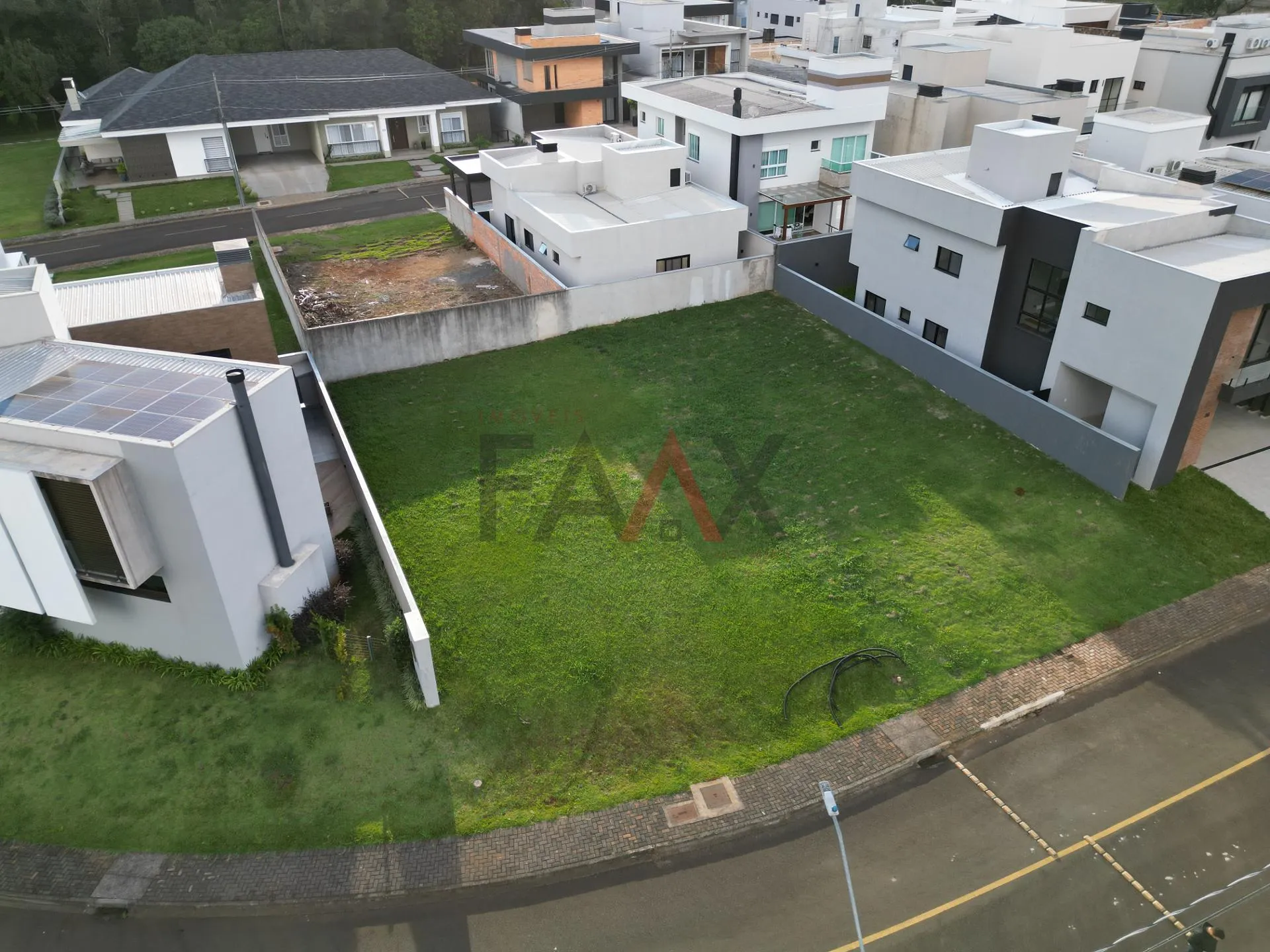 Imagem Terreno à venda no Villaggio Firenze com 300m em Guarapuava PR