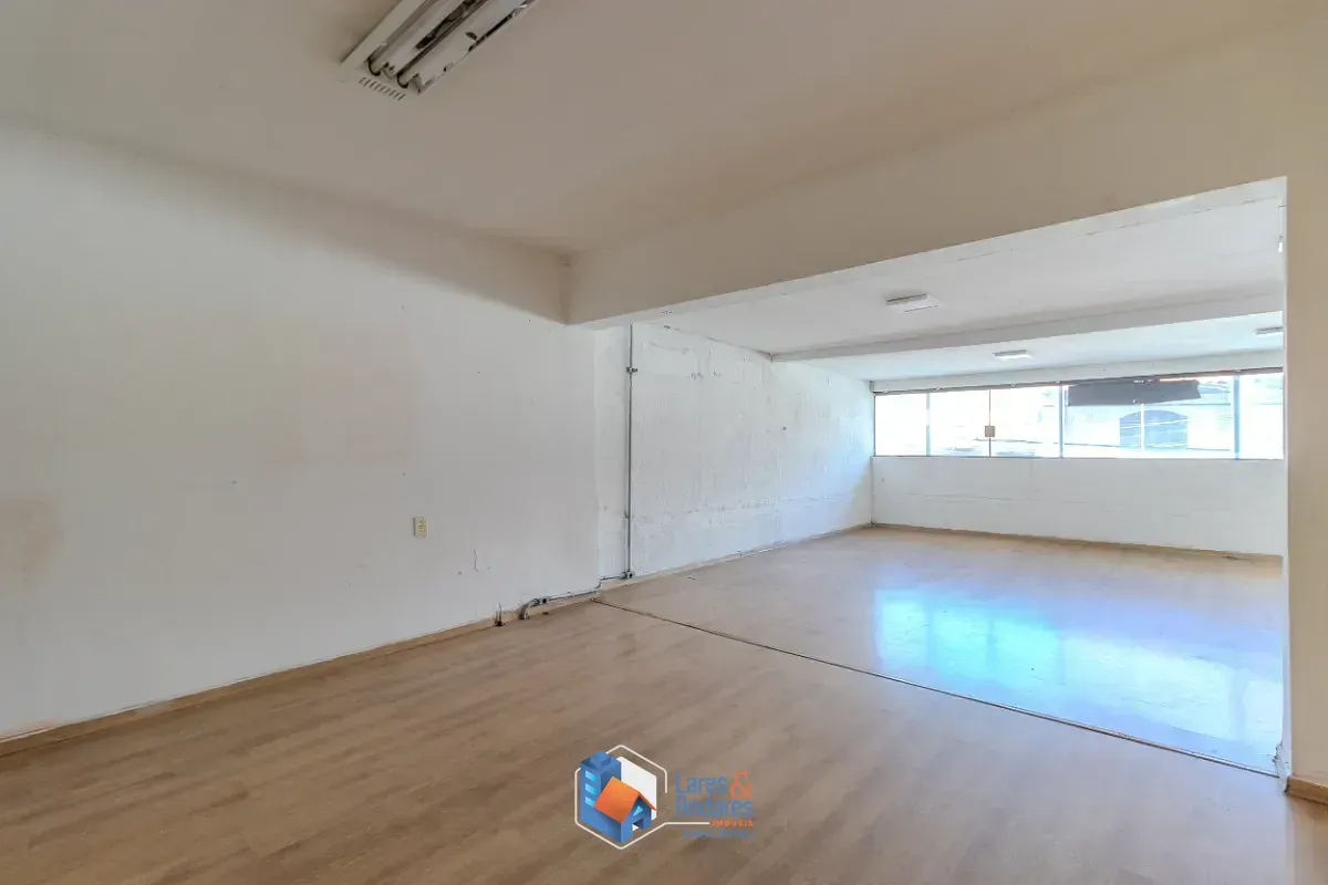 Imagem Casa para venda em Vila Ema com 7 quartos, sendo 1 suíte, 450m²