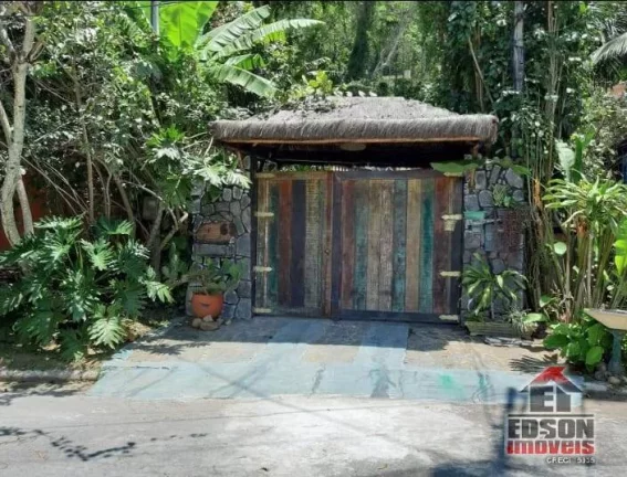 Imagem Belíssima Casa Triplex em Condomínio no Recanto de Itaipuaçu